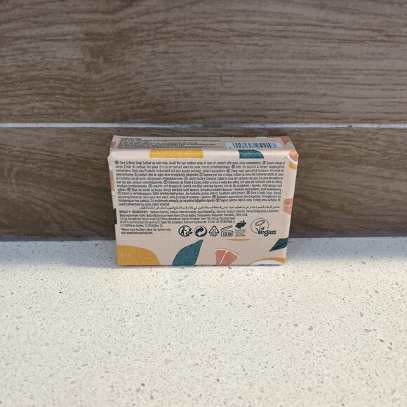 The Body Shop Pink Grapefruit Cleansing Face & Body Soap Bar 3.5 Oz 100g New HTF - Picture 2 of 6